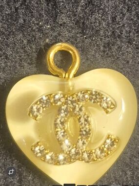 CHANEL AUTHENTIC Pendant.